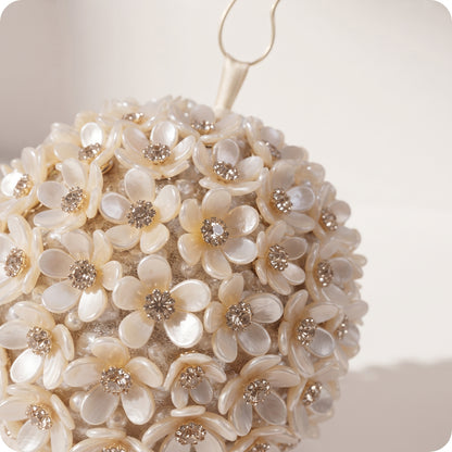 Esfera de flores de perla