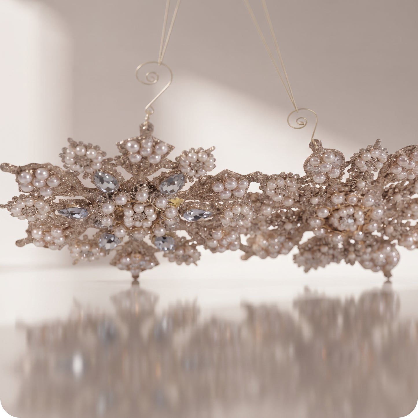 Esfera Snowflake con piedras y perlas