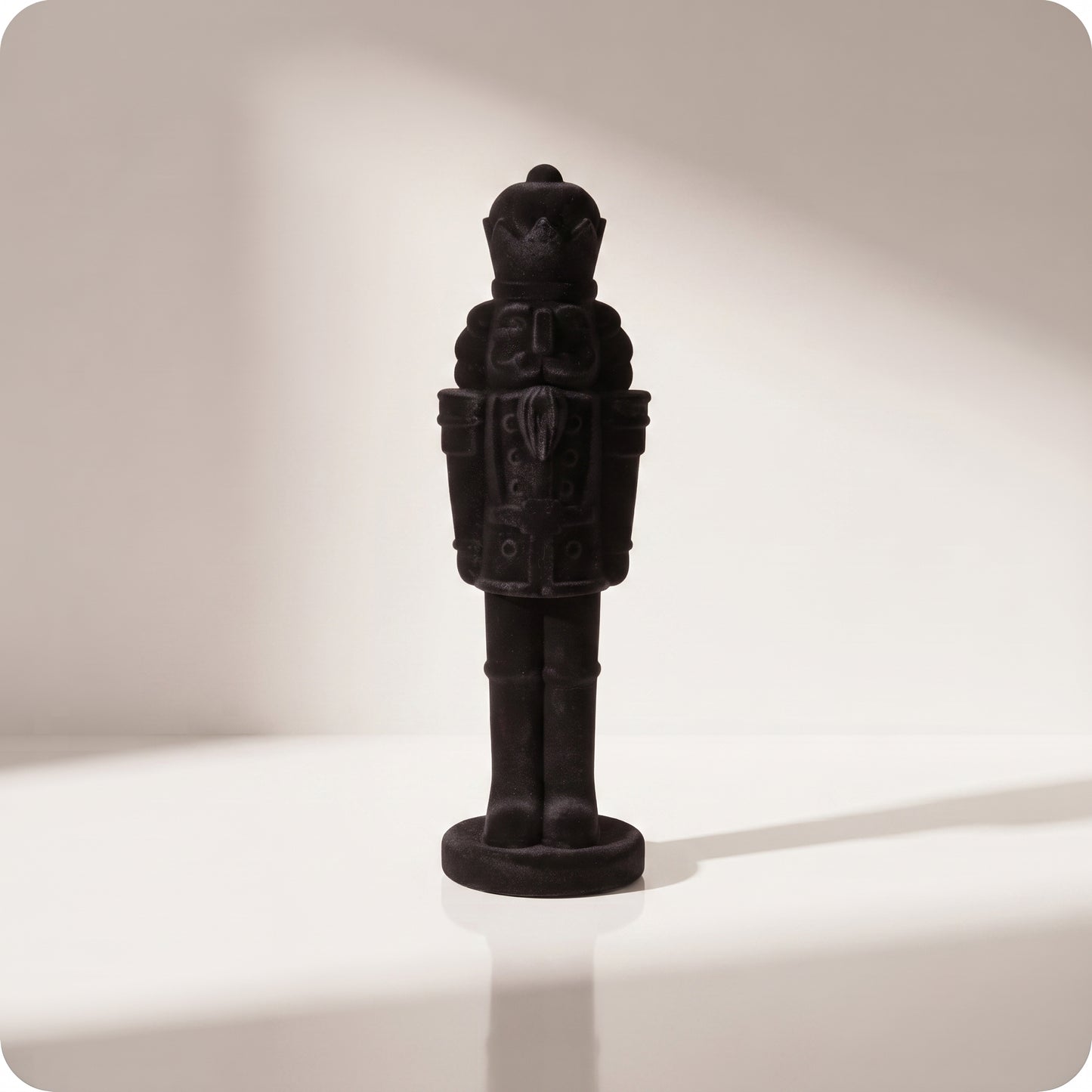 Cascanuez negro de terciopelo