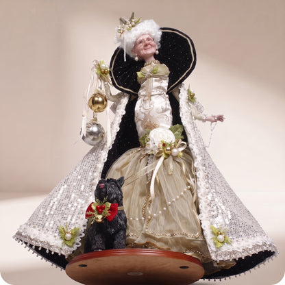 Mrs.Claus the Queen of Christmas