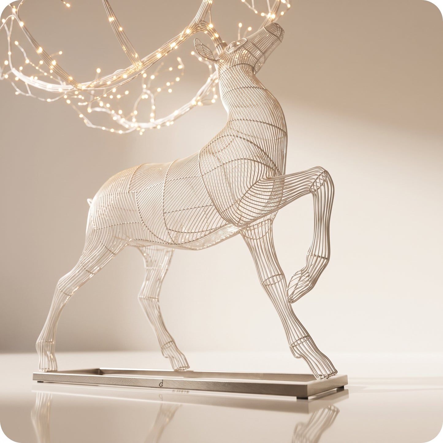 Reno navideño con luz led calidas caminando