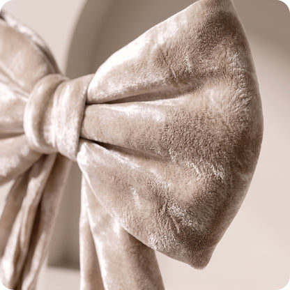 Moño de terciopelo perla elegante corto