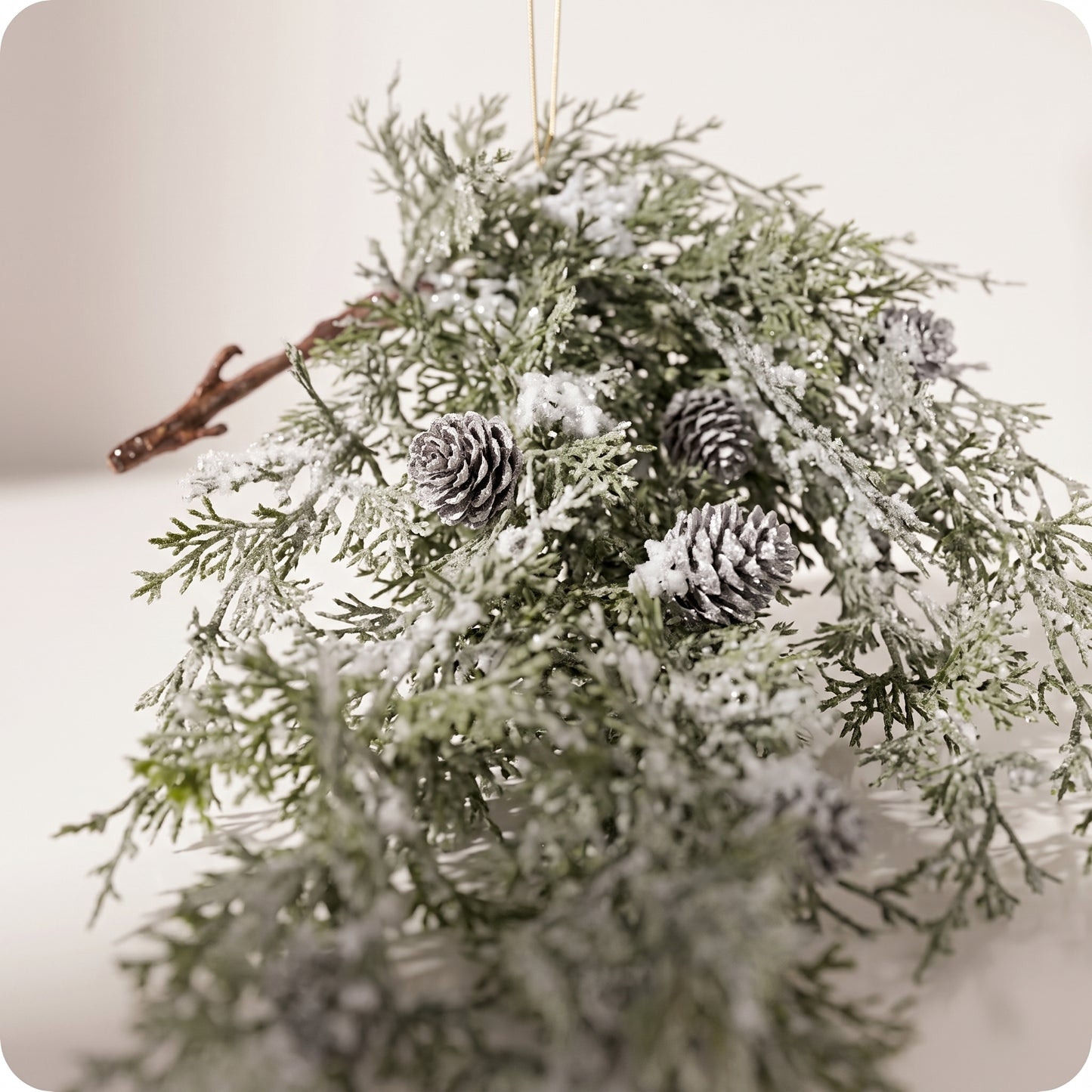Rama verde flocked cedar