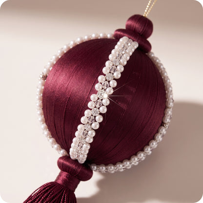 Adorno de borla con bola de perlas borgoña marfil plata